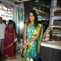 Sonia Deepti inaugurates silk showroom - Pictures | Picture 96943